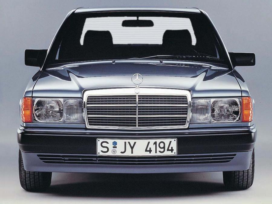  Mercedes-Benz 190 E 1988 года  (фото 4 из 11)